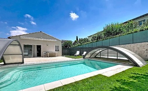 Villa in Croix des Gardes, Cannes, France 1