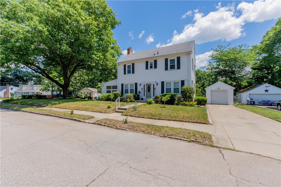 House in Cranston, Rhode Island, United States 1 - 18273238
