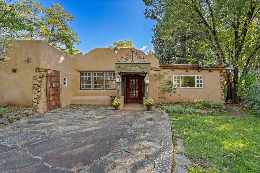 House in Taos, New Mexico, United States 4 - 18273795