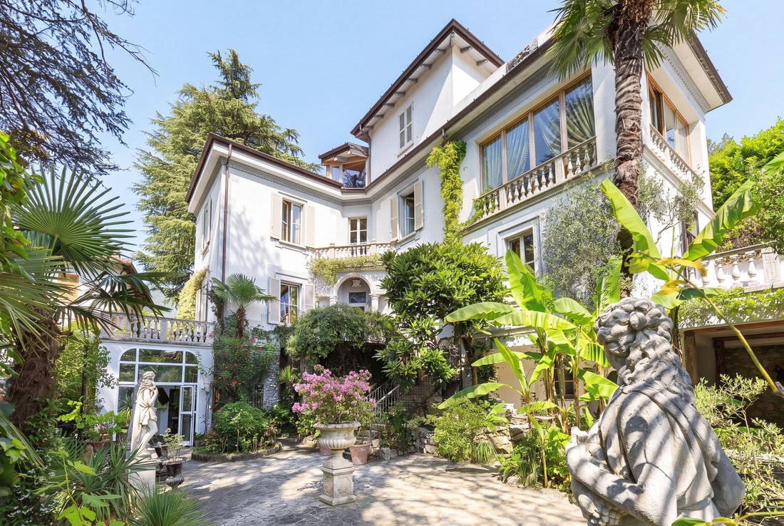 Villa in Dizzasco, Lombardy, Italy 1 - 15388249
