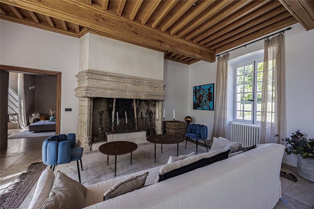 Chateau in Montcuq, Montcuq-en-Quercy-Blanc, France 5 - 18270268