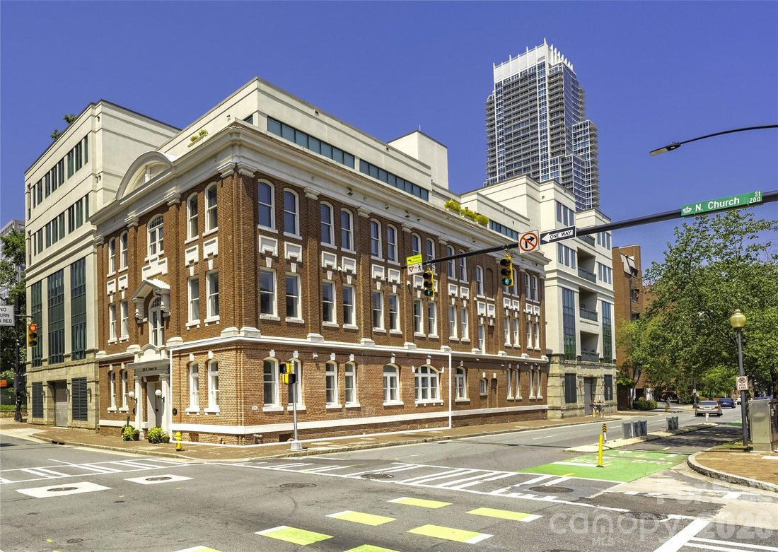 Condo in Charlotte, North Carolina, United States 5 - 18272791