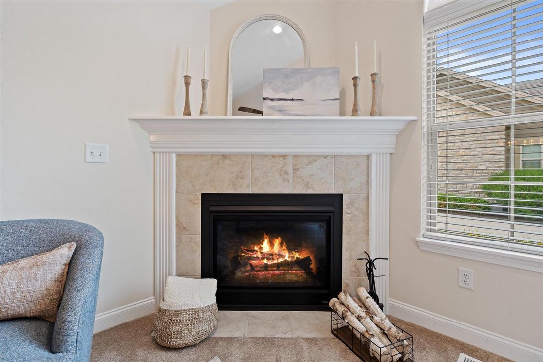 Condo in Okauchee Lake, Wisconsin, United States 5 - 18273732