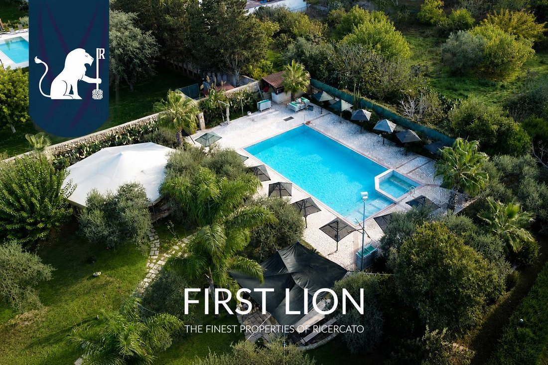 Villa en Castromediano, Apulia, Italia 1 - 18012043