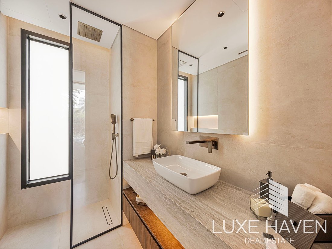 Villa in Jumeirah Islands / Juzur Jumeirah, Dubai, United Arab Emirates 3 - 18276016