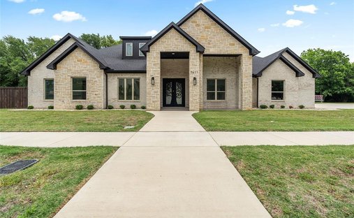 House in Arlington, Texas, United States 1