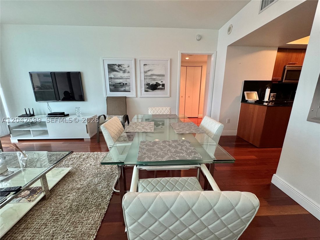 Condo in Miami, Florida, United States 4 - 18270380