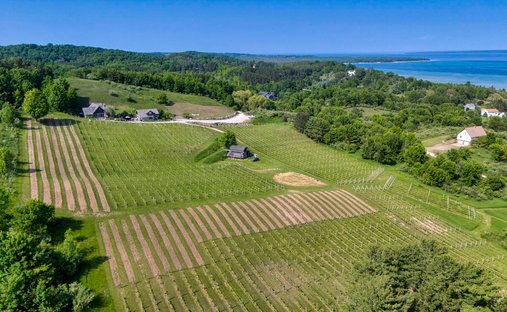 Suttons Bay, Michigan, United States 1