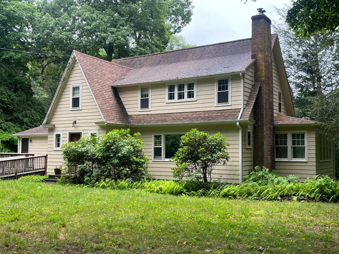 House in Newtown, Connecticut, United States 1 - 18271746