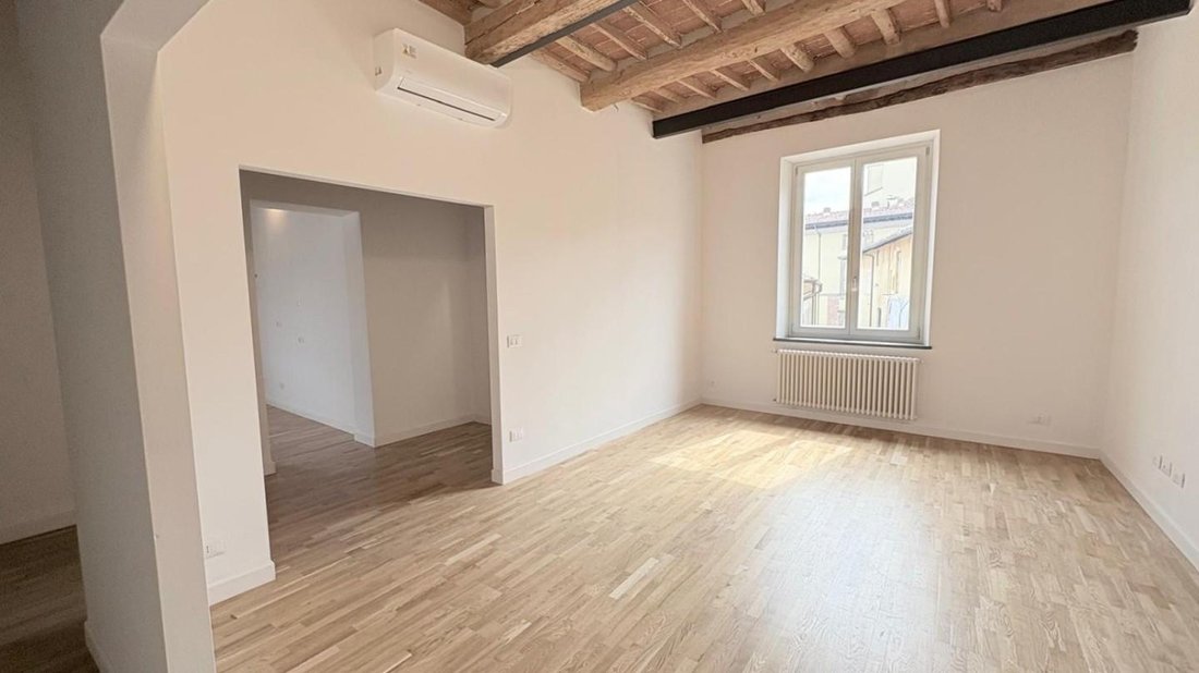 Apartment in Historic Center, Lucca, Tuscany 1 - 18270328
