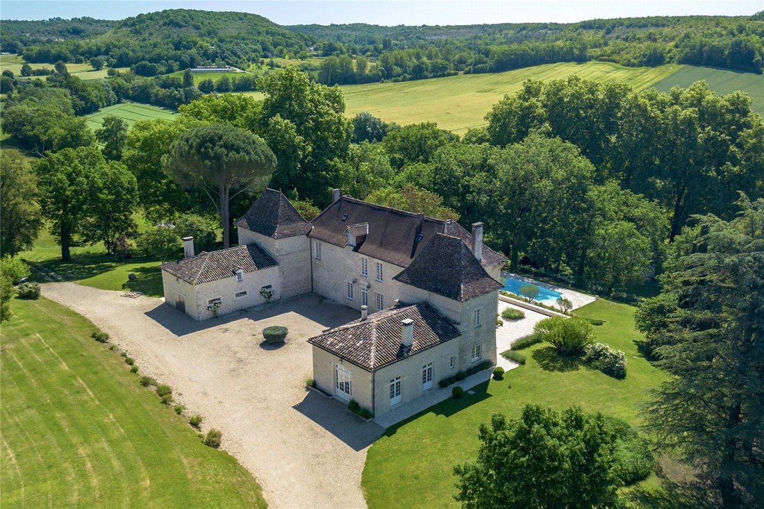 Chateau in Montcuq, Montcuq-en-Quercy-Blanc, France 2 - 18270268