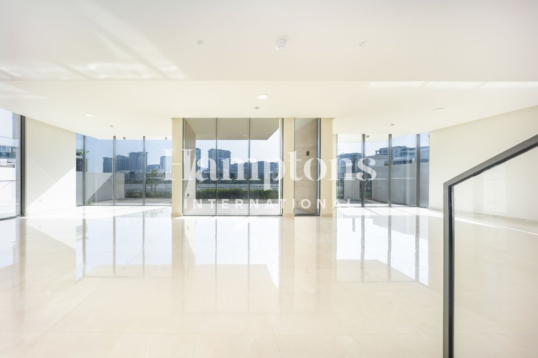 Villa in Hadaeq Sheikh Mohammed Bin Rashid, Dubai, United Arab Emirates 2 - 18270083