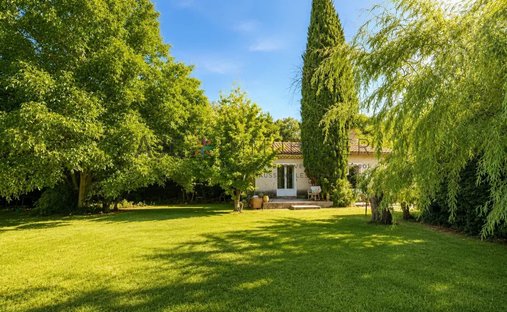 House in Saint-Rémy-de-Provence, Provence-Alpes-Côte d'Azur, France 1