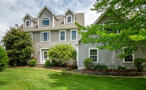 House in Newburgh, Maine, United States 1