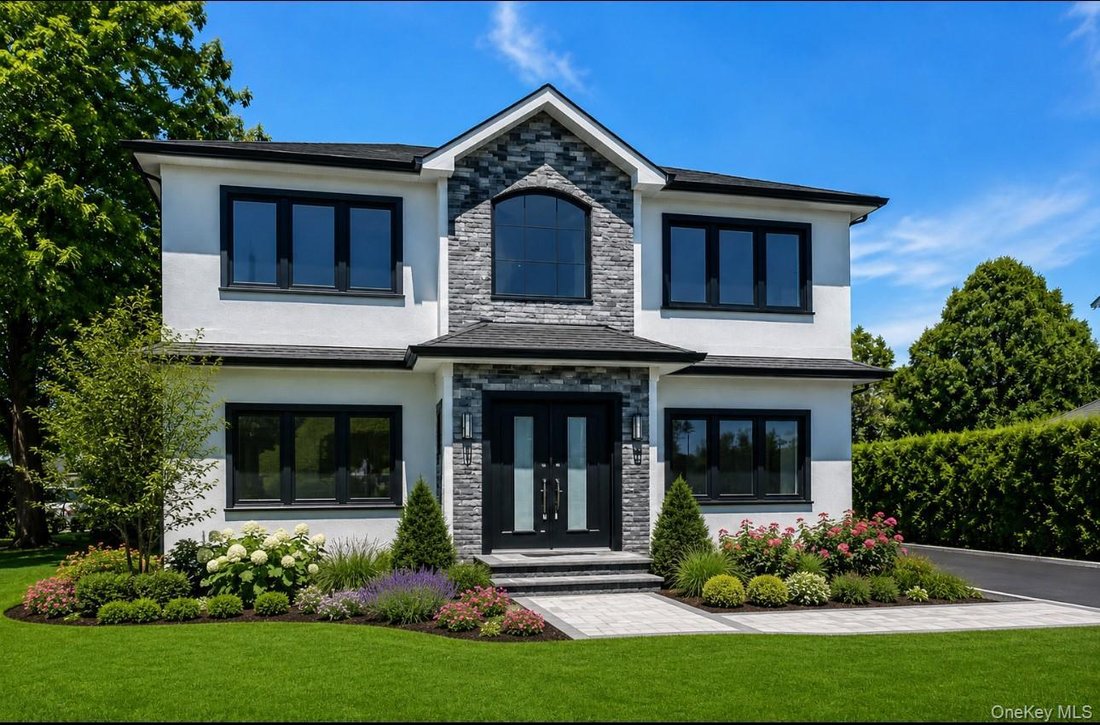 House in Hicksville, New York, United States 1 - 18082853
