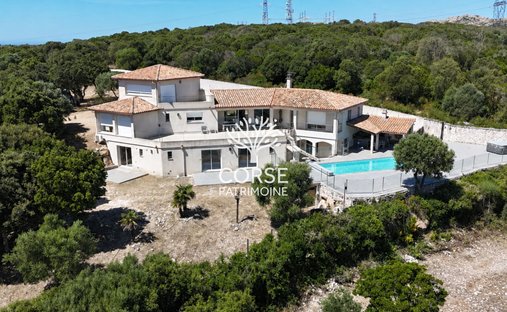 House in Bonifacio / Bunifaziu, Corsica, France 1