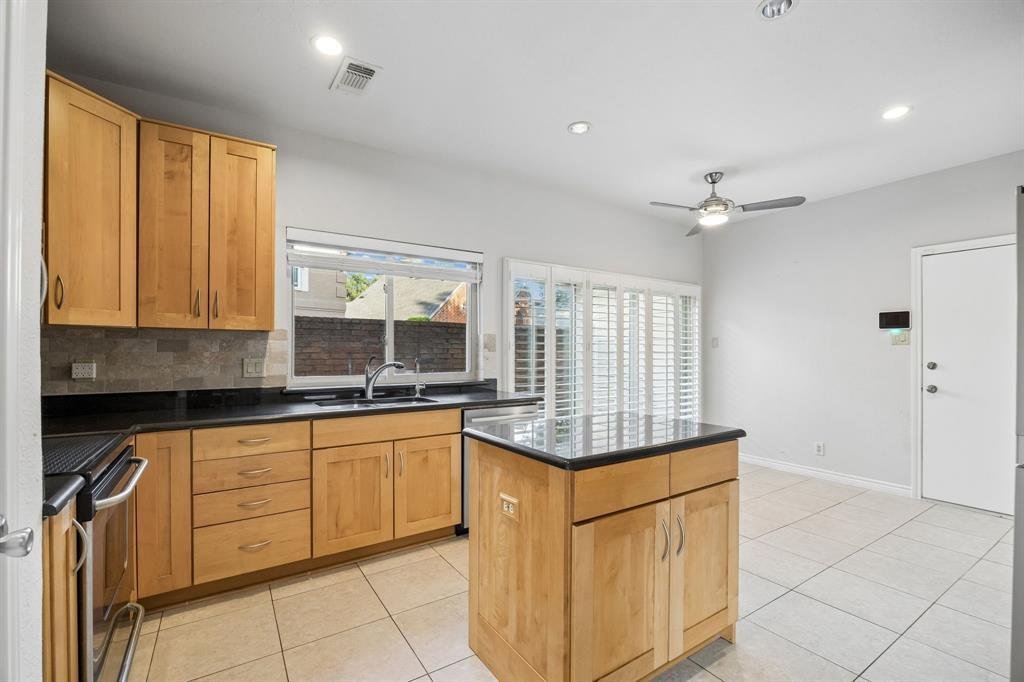 House in Addison, Texas, United States 5 - 18219720