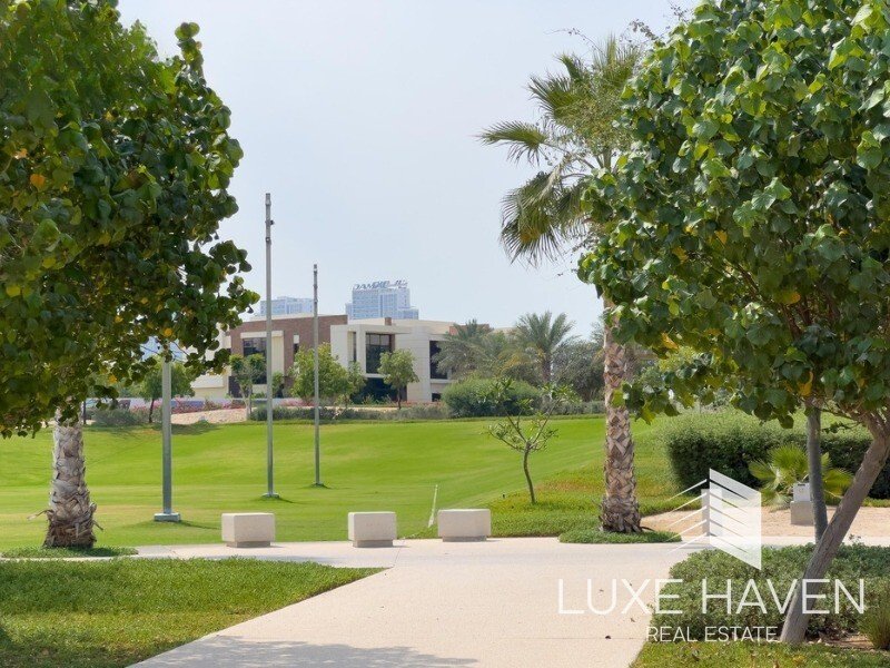 Apartment in Hadaeq Sheikh Mohammed Bin Rashid, Dubai, United Arab Emirates 3 - 18275983