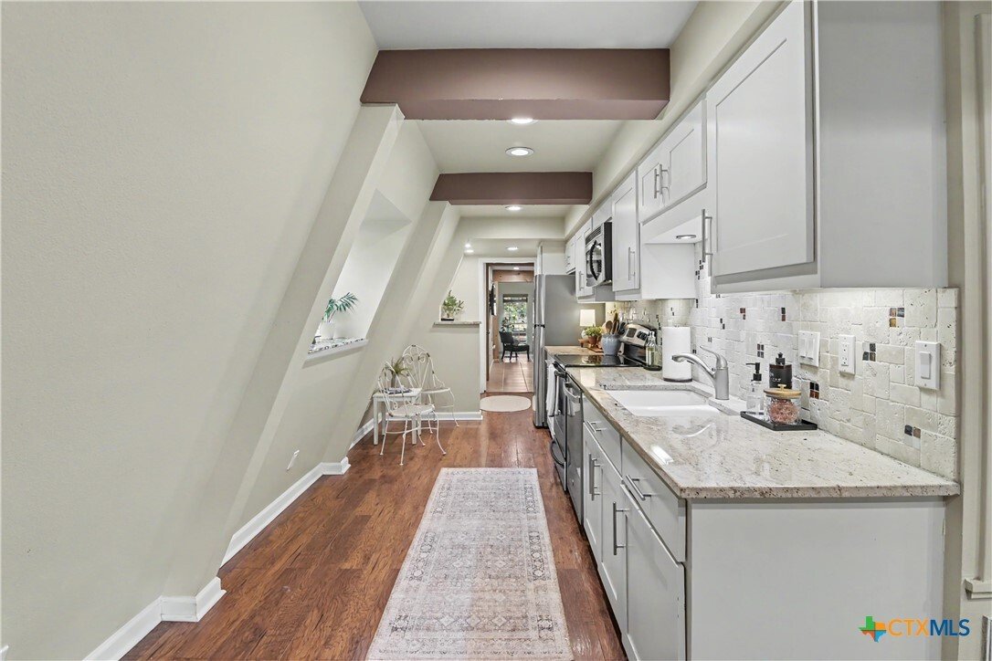 House in Seguin, Texas, United States 5 - 18273533