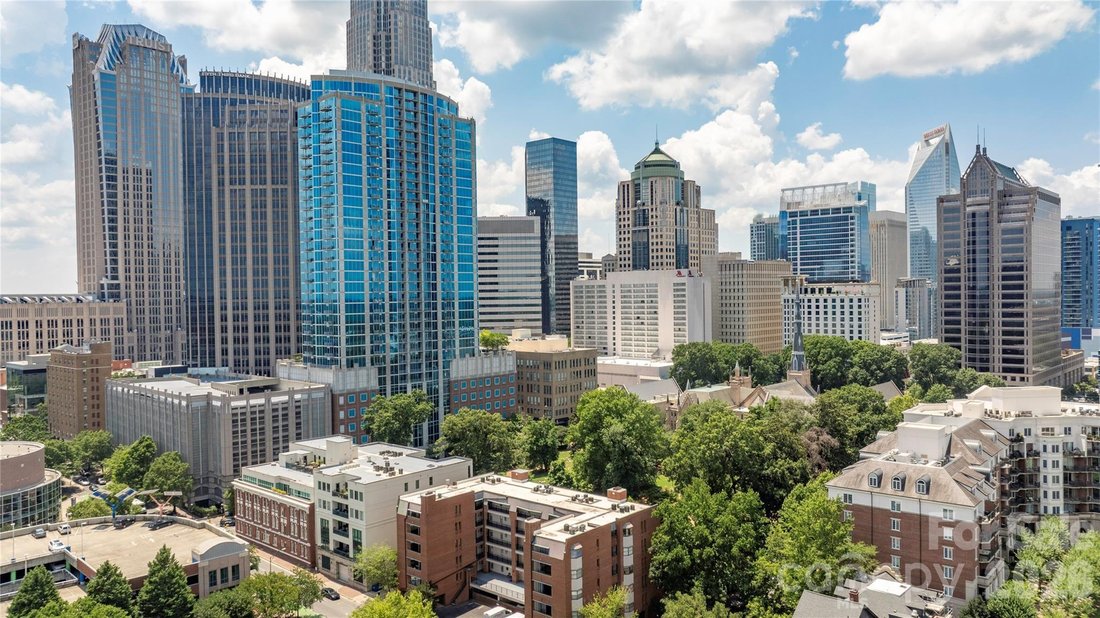 Condo in Charlotte, North Carolina, United States 4 - 18272791