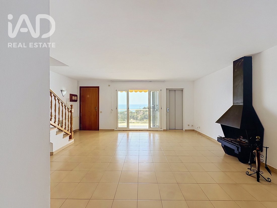 Townhouse in Sant Pol de Mar, Catalonia, Spain 3 - 17997761