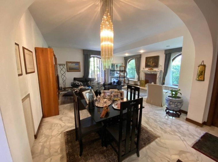 Villa in Marina di Carrara, Tuscany, Italy 1 - 18270354