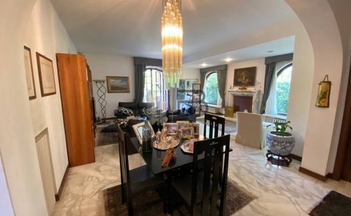 Villa in Marina di Carrara, Tuscany, Italy 1