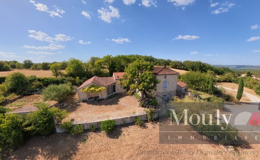 Estate in Pradines, Occitania, France 1