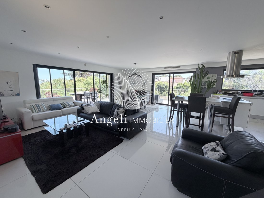 Villa in Frejus, Provence-Alpes-Côte d'Azur, France 5 - 18274772