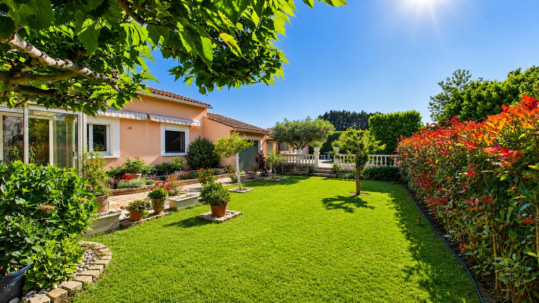 Villa in Arrondissement of Nimes, Occitania, France 3 - 18272160