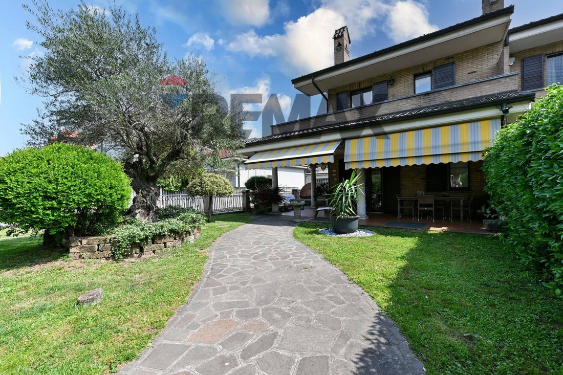 House in Cinisello, Cinisello Balsamo, Lombardy 1 - 18276126