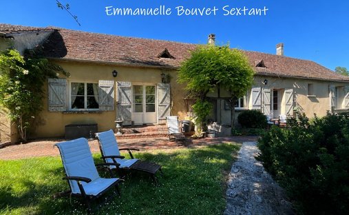 House in Mouleydier, Nouvelle-Aquitaine, France 1