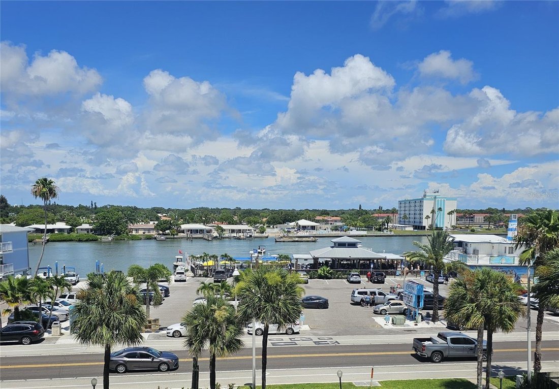 Condo in Indian Shores, Florida, United States 4 - 18270308