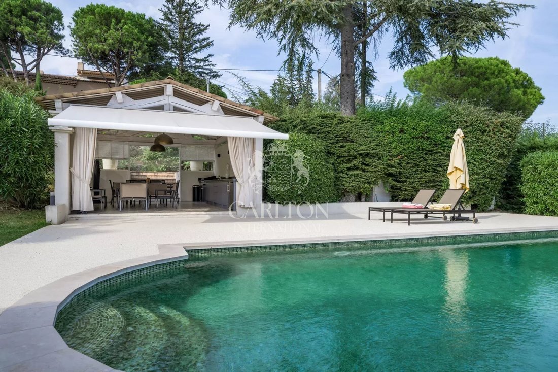 Villa in La Roquette-sur-Siagne, Provence-Alpes-Côte d'Azur, France 2 - 15295698