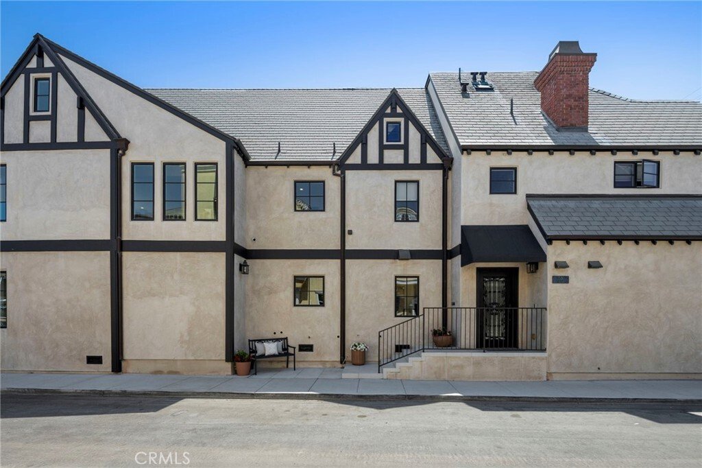 House in Signal Hill, California, United States 3 - 18276622