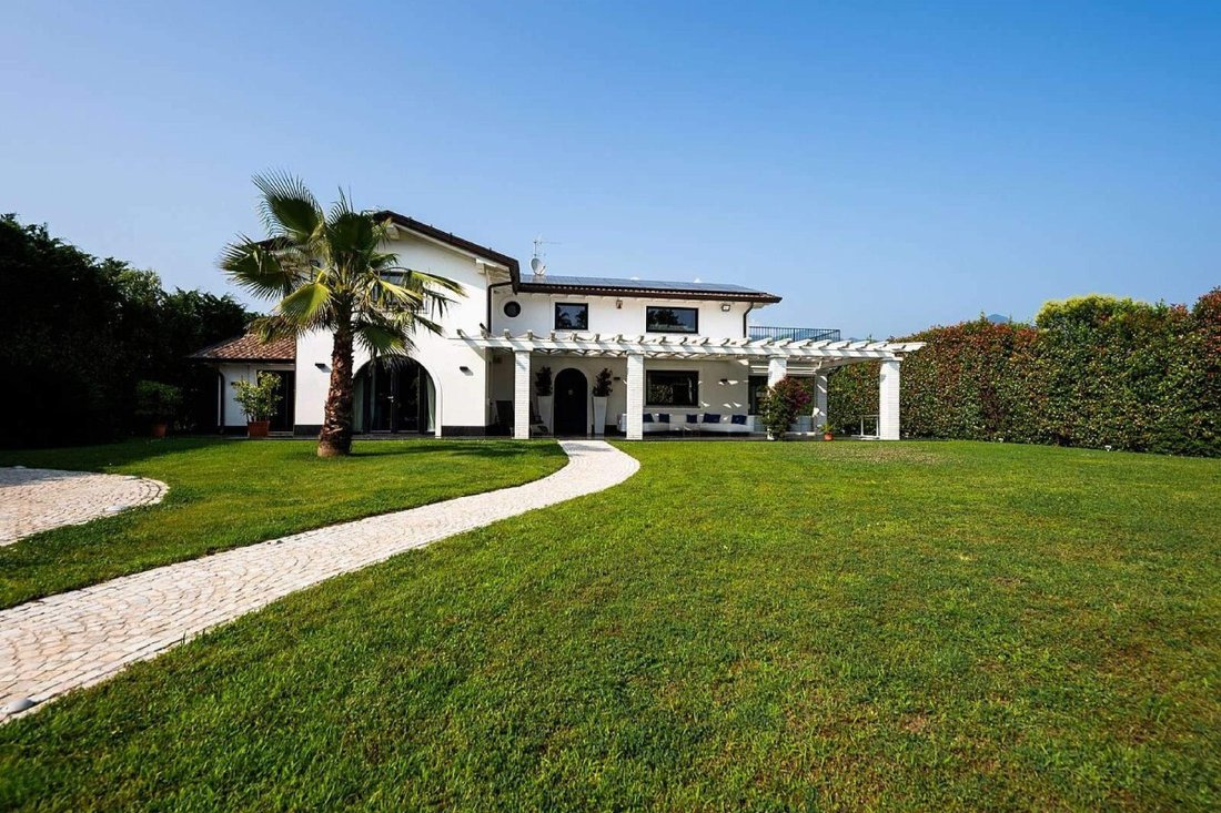 Villa in Pietrasanta, Tuscany, Italy 4 - 18273305