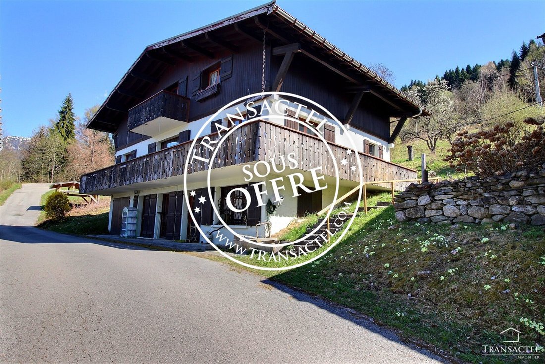 Chalet in Saint-Gervais-les-Bains, Auvergne-Rhône-Alpes, France 1 - 17727470
