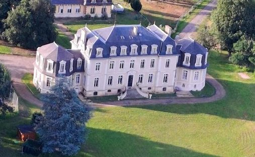 Castello a Campagne, Domerat, Francia 1