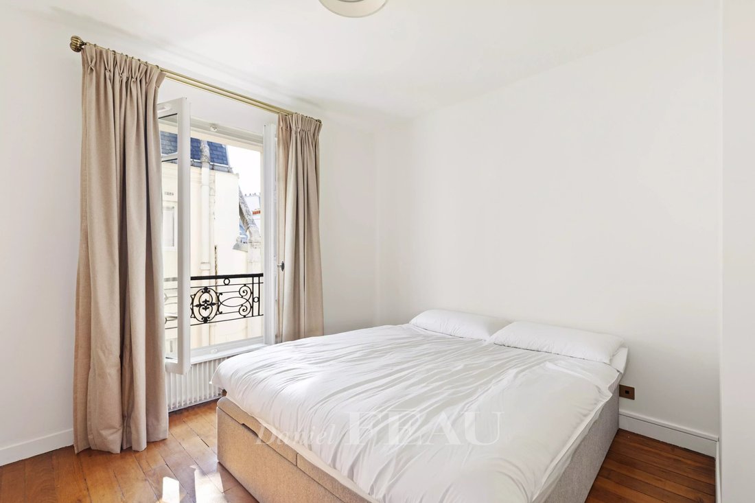 Apartment in Monnaie, Paris 6e Arrondissement, Paris 5 - 18271900