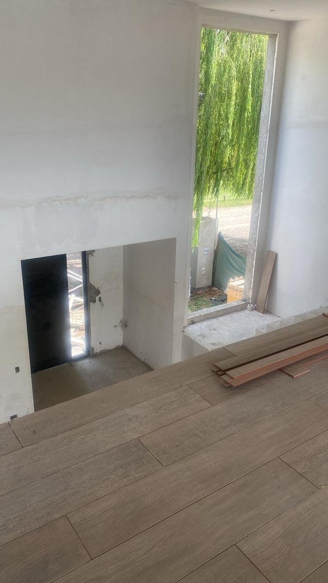 House in Centenario, Neuquen, Argentina 2 - 18272788