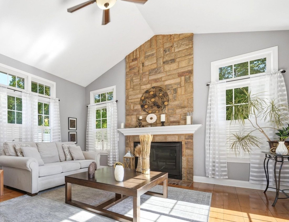 House in Manchester, New Hampshire, United States 5 - 18274839