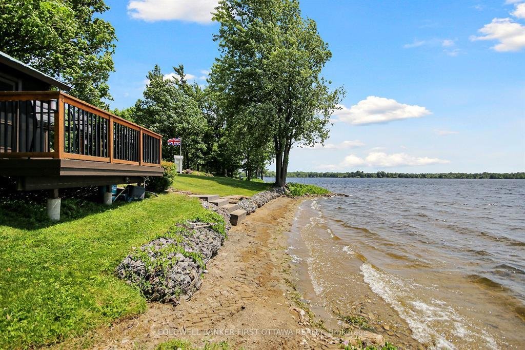 House in McDiarmid's Shore, Ontario, Canada 5 - 18272719
