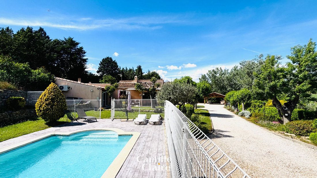 Estate in Granettes-Jauberte-Sainte Anne, Aix-en-Provence, France 2 - 18271144