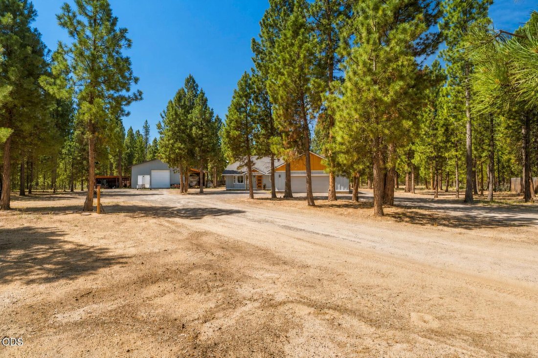 House in La Pine, Oregon, United States 1 - 18270650