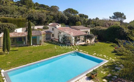 Estate in Saint-Paul-de-Vence, Provence-Alpes-Côte d'Azur, France 1