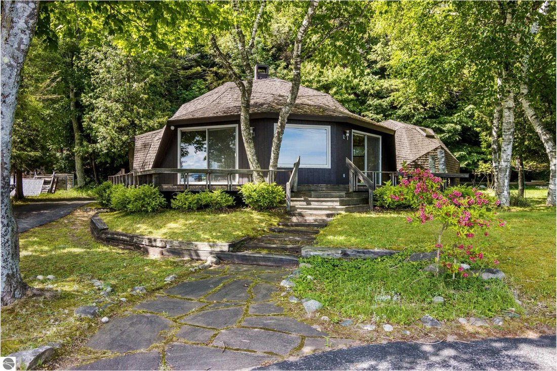 House in Frankfort, Michigan, United States 2 - 18276207