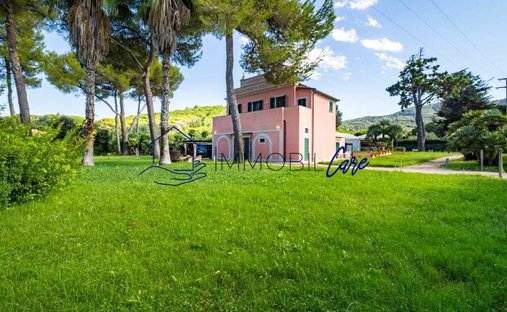 Villa in Portoferraio, Tuscany, Italy 1