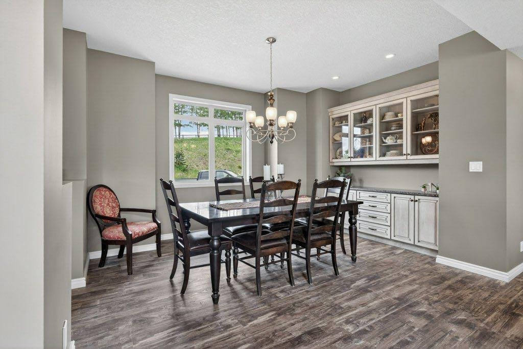 House in Calgary, Alberta, Canada 5 - 18276215