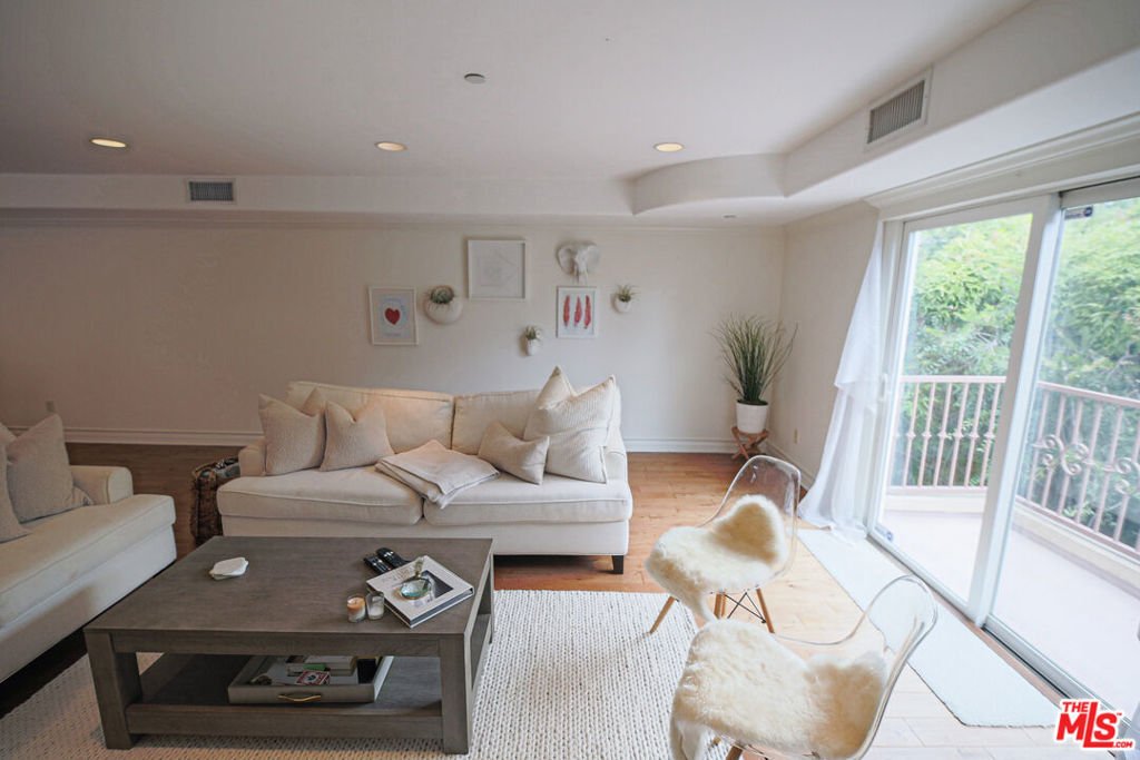 Condo in Los Angeles, California, United States 4 - 18273798