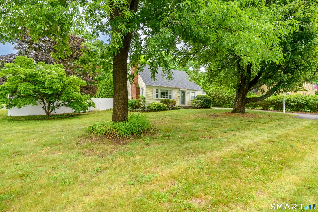 House in Glastonbury, Connecticut, United States 3 - 18275330